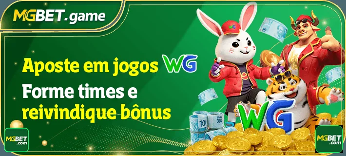 Jogadores felizes ao ganhar prêmios em slots online